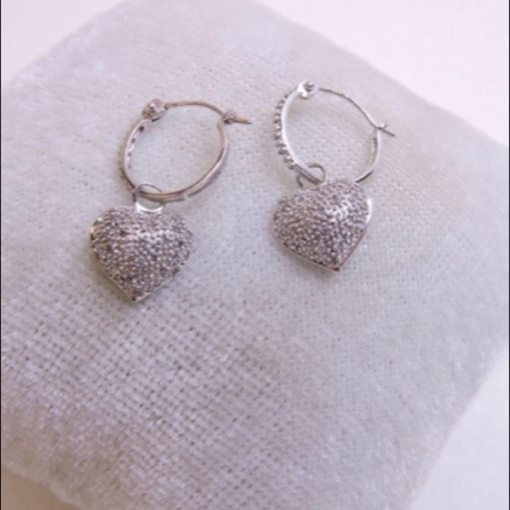 Preloved 10K 6 Diamond Hoop Earring With 20+ Pave Diamond on Heart Charms.